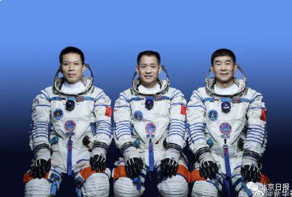 明早9時(shí)22分，神舟十二號(hào)載人飛船發(fā)射！航天員名單確定