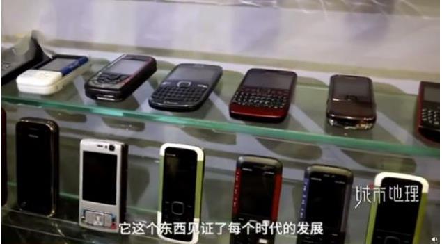 男子花200萬收藏上萬部手機 見證了從1G到5G的發(fā)展